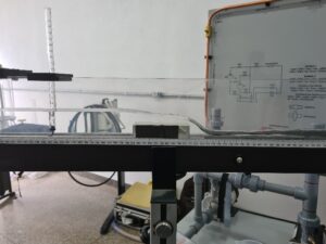 Figura: bancada experimental de mecânica dos fluidos – Laboratório de Fenômenos de Transporte e Hidráulica Ambiental. Medidas de vazão, curvas de bombas, perdas de cargas contínuas e localizadas, queda de pressão, coeficientes de arraste, determinação de velocidade, pressão e energia. Bancada que simulações mais de 100 tipos de experimentos de escoamentos em circuito fechado